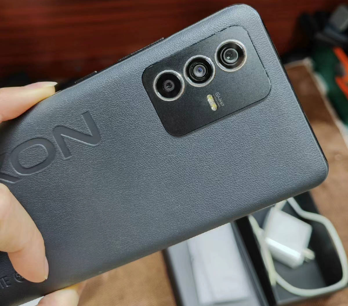 全新骁龙870手机跌到千元内,6.67寸直屏,这机会火!