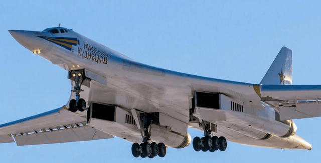 美国b-2轰炸机载弹23吨,俄图-160载弹45吨,中国的轰-6呢?