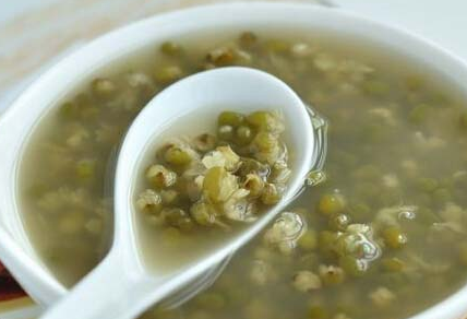 夏天解暑少不了绿豆汤,但这3个禁忌很多人都不清楚,你了解吗?