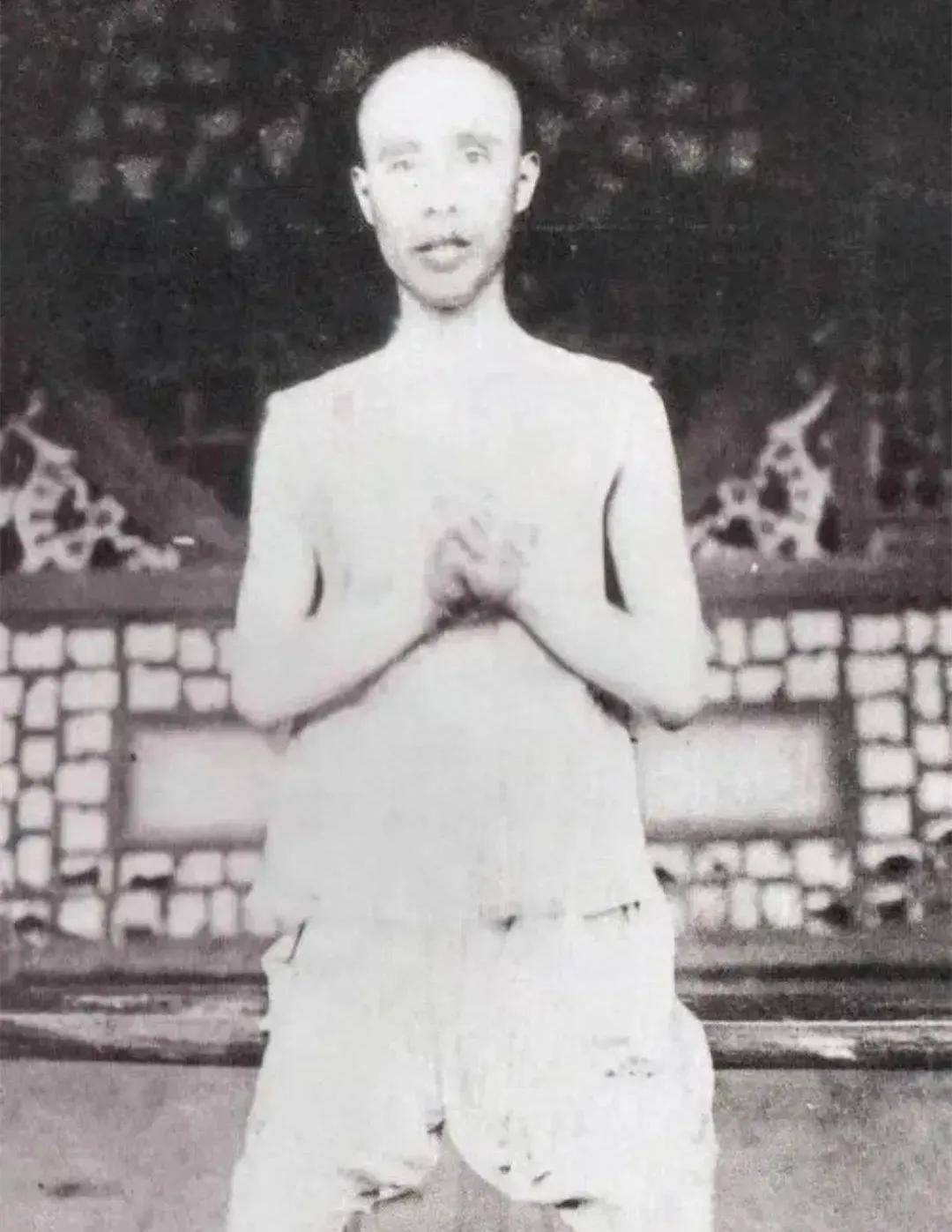 “我脸上没有笑容,再拍一张”,男子被砍头、挖心之前,清兵拍下了这张照片_徐锡麟_革命_冯煦