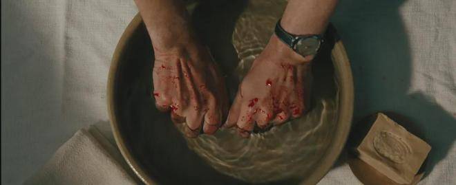 为过审阉割事件尺度,真实历史魔改超级英雄片?