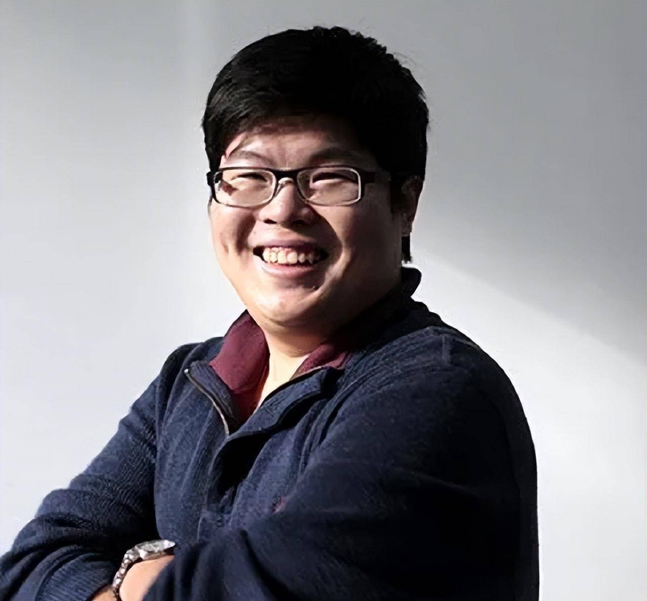 就在张云飞纠结之际,他想到了小时候对船只航行的梦想,而无人船就是他