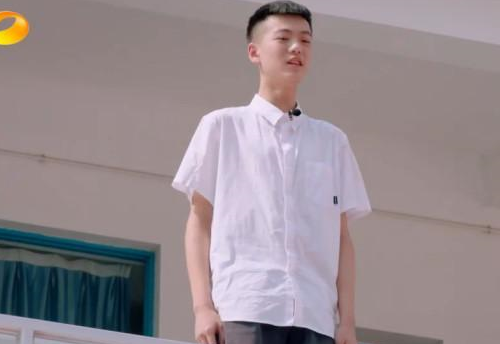 少年说:第一次给爸妈写信,把自己写哭了,爸妈看完只甩了3个字