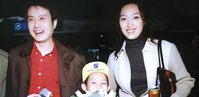 女排名帅陈忠和近况:二婚娶女排弟子为妻,今已退休携妻回归家庭