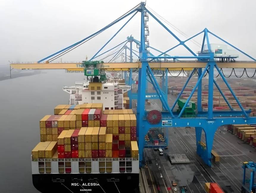 法国所有港口大罢工!将面临一个月的混乱和运营中断!