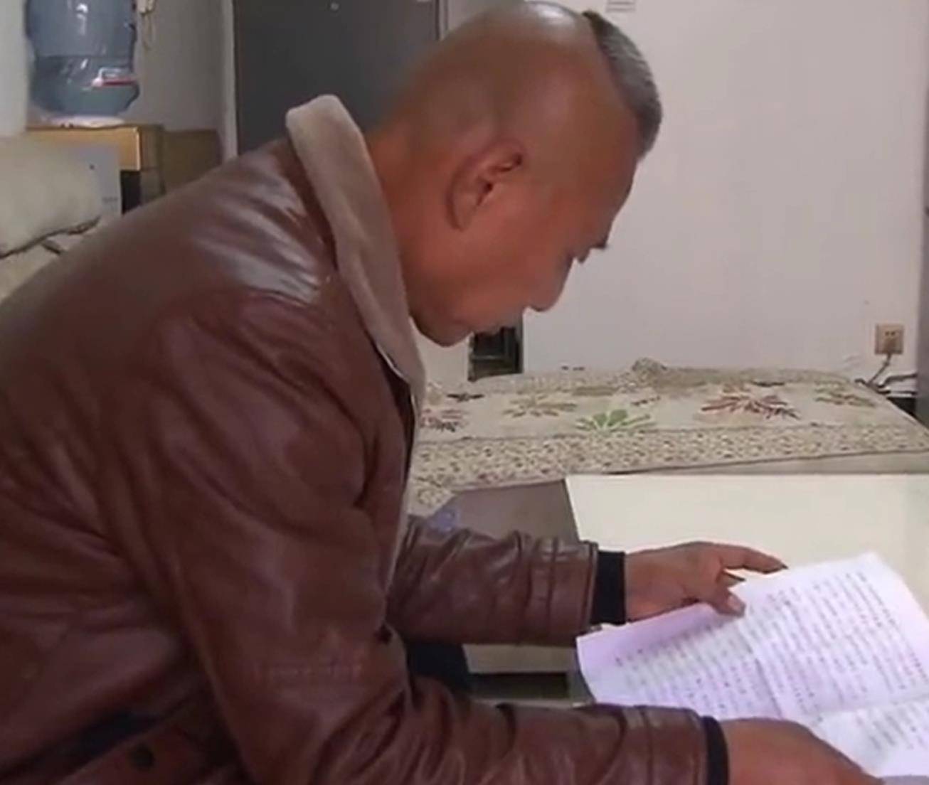 1992年,女子结婚第二天气死公公,消失22年后回来争夺丈夫拆迁款