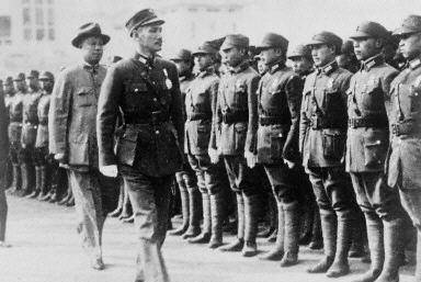 1926年,一群学生说要推翻军阀统一中国,两年后他们做到了_黄埔军校