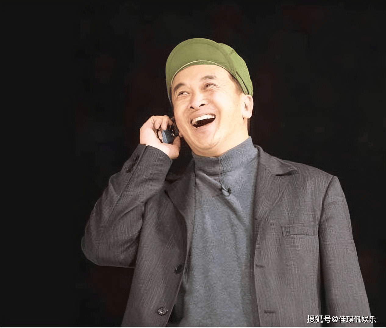上午撤职下午就被带走,曾担任八一电影厂长黄宏,如今过得还好吗_小品