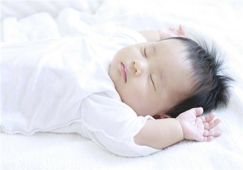 宝宝怎样才能睡出小圆头呢?