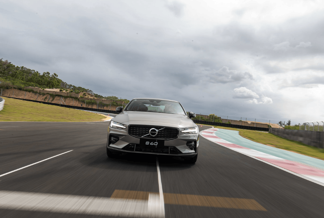 作为一辆性能车,沃尔沃s60给年轻人的安全感_搜狐汽车_搜狐网
