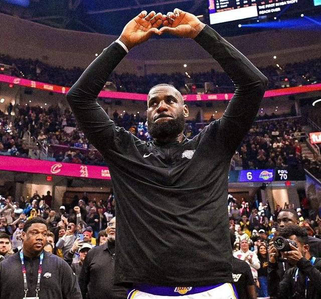 名帅拒绝加盟两大原因揭秘,詹姆斯或会离开?