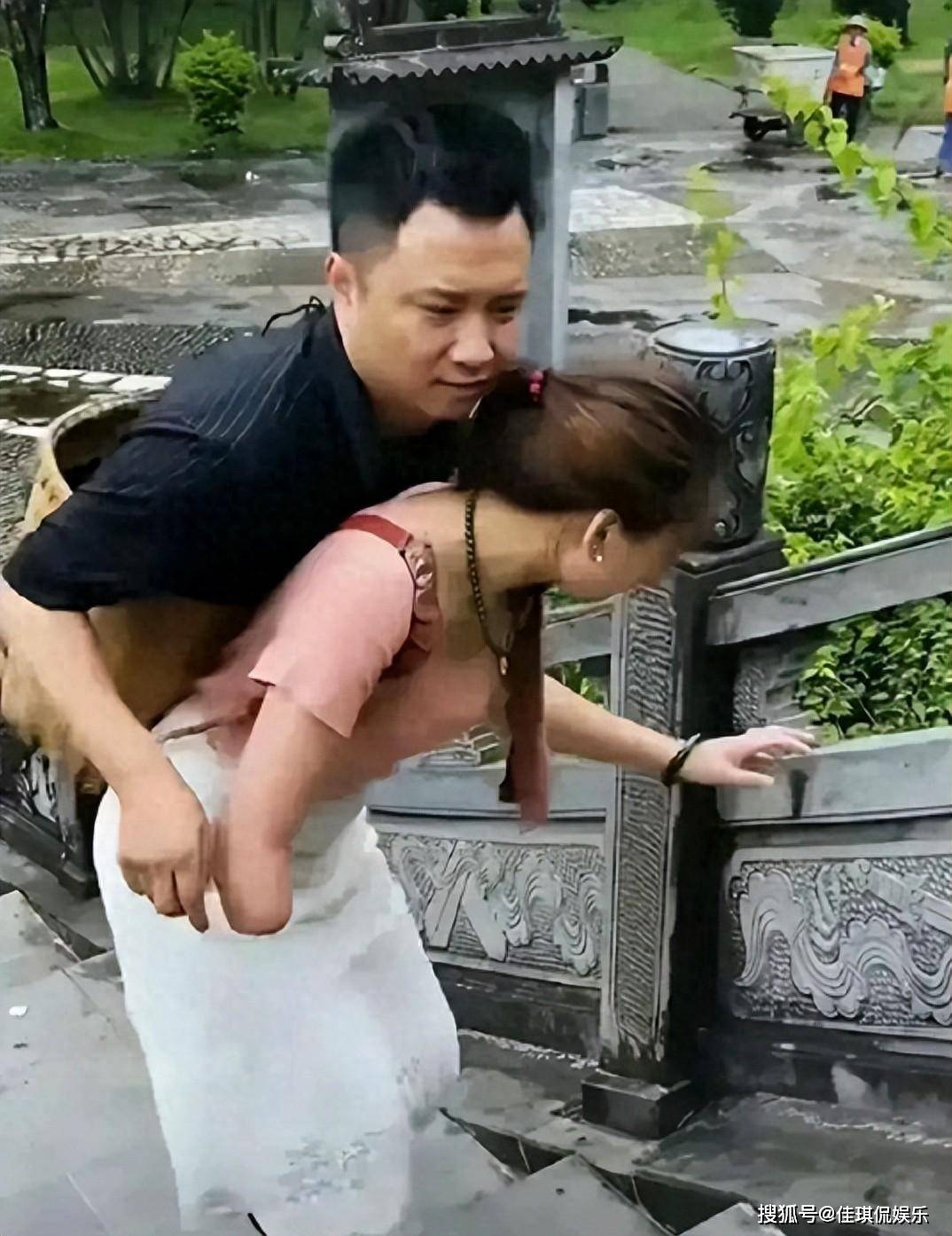 连体夫妻分手图片