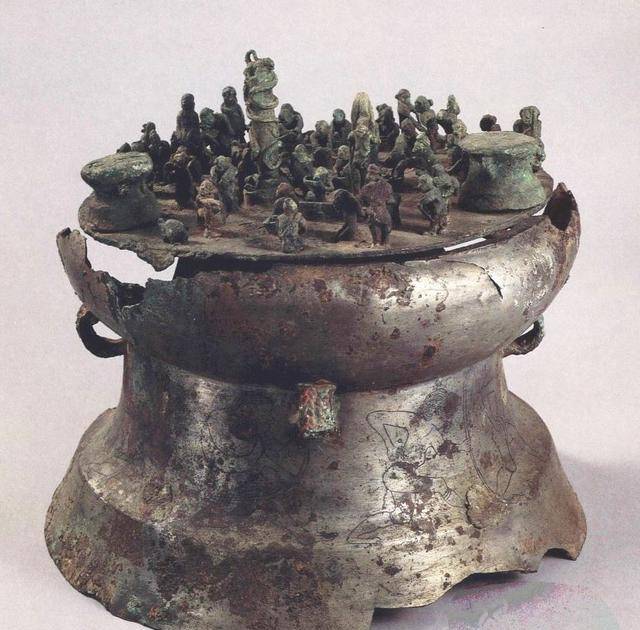 云南发现古滇国"储钱罐",存放10余公斤海贝,专家却直呼好残忍