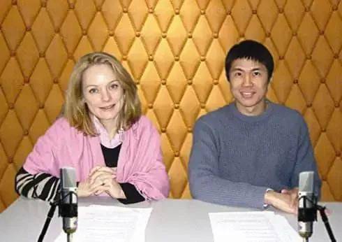 kris chung(右)和tushka bergen(左)图源:中国播音主持网了解了听力