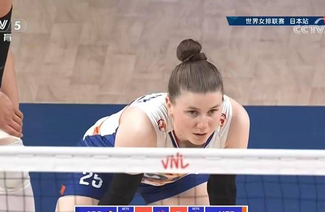 荷兰女排在大胜中稳固奥运席位,积分领先加拿大女排显著