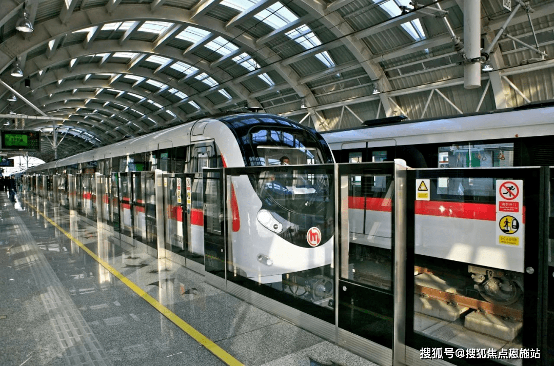 更是目前杭州唯一地铁1号线,4号线,6 号线,机场快线等四条轨道交通