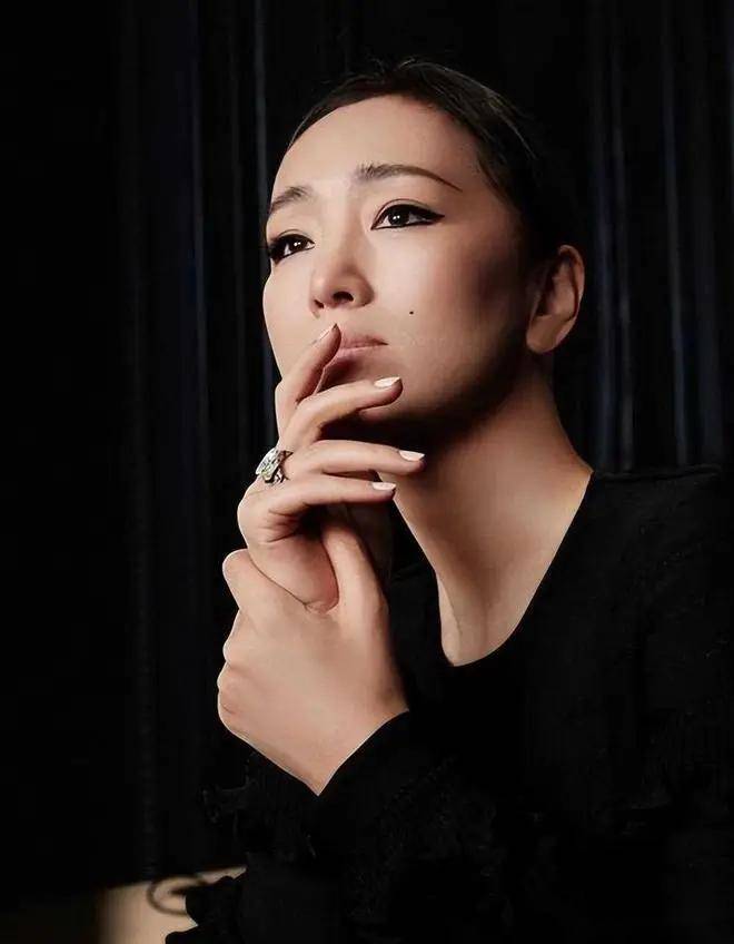 不愧是实力派女演员啊,这尤物身材,着实性感饱满!