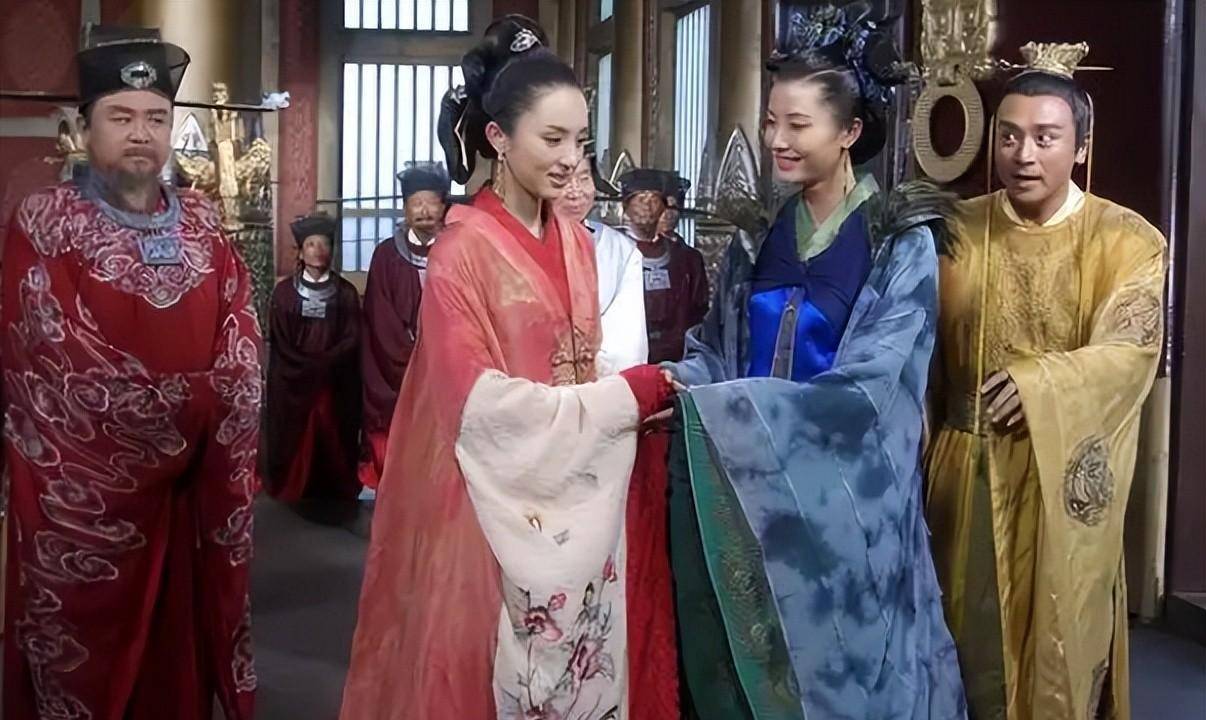 狸猫换太子里面的李太后原本是个尼姑,皇帝临幸,后来生下宋仁宗