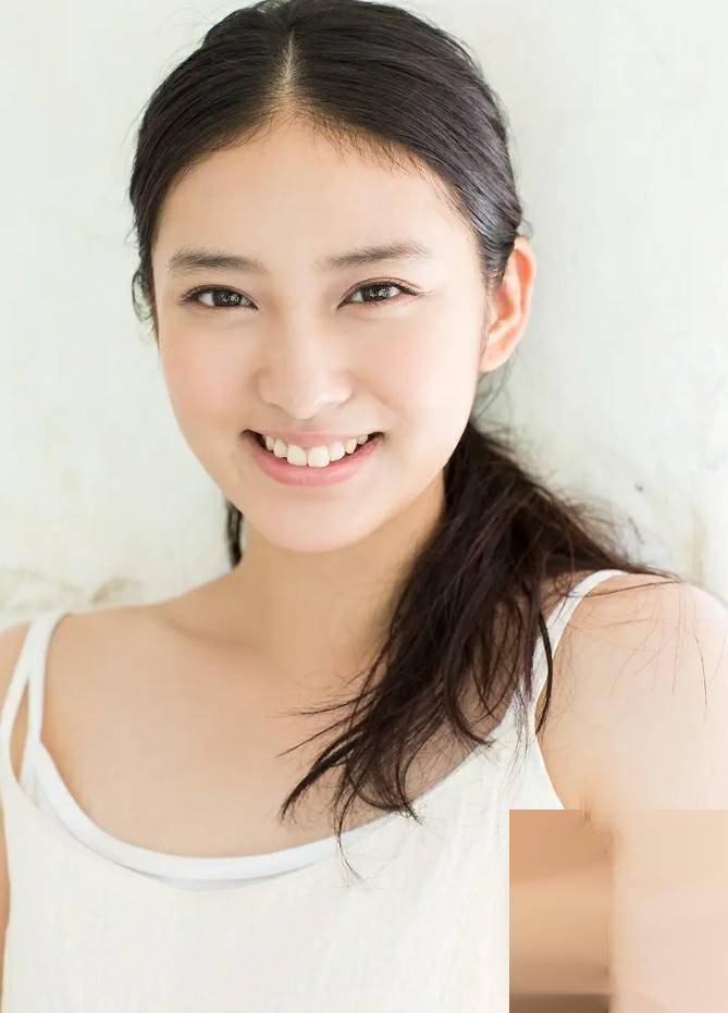 35岁的武井咲散发着无尽的魅力,她的写真让人无法移开视线!