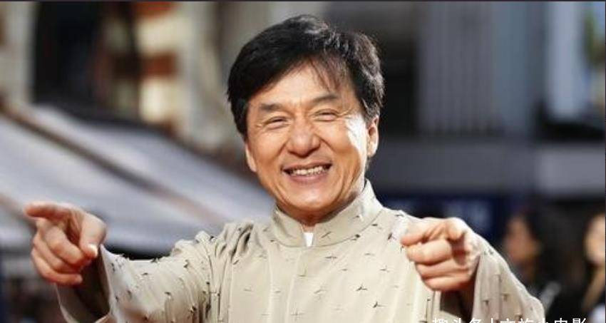 如果成龙,周杰伦,刘德华三人同台,谁最适合站中间?