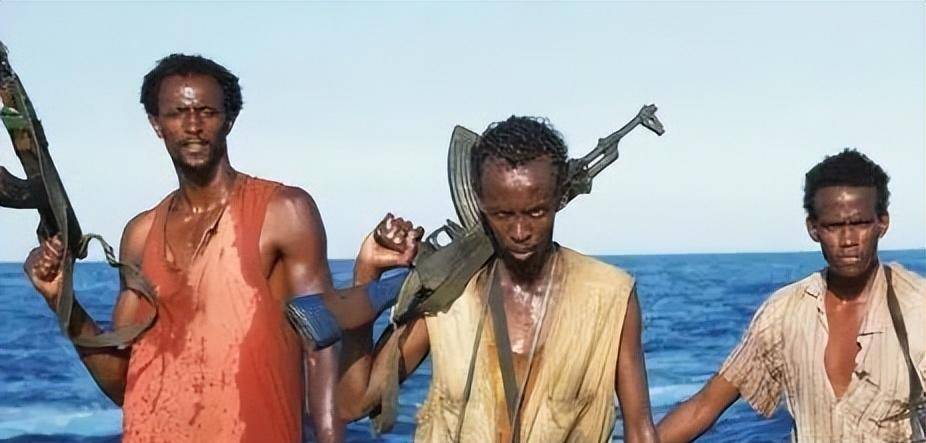 索马里海盗最丢脸的抢劫:挟持货船2年没人来赎,还得养22名人质