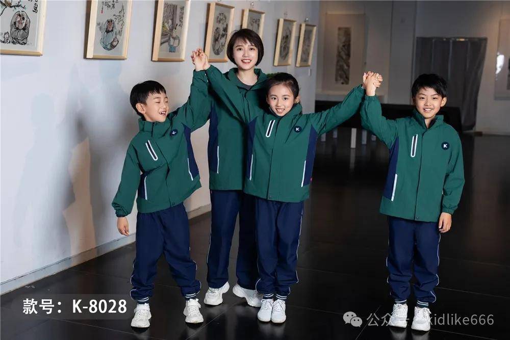 复古墨绿，重拾校园记忆