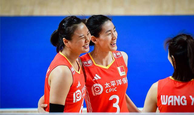 中国女排朱婷轮休大逆转击败世界第一土耳其