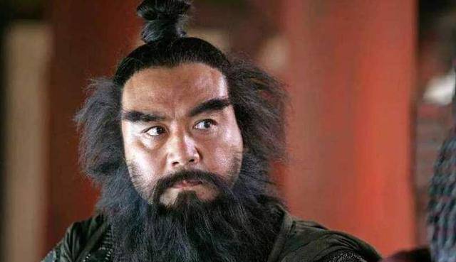 沙场,为兴复汉室而做出杰出贡献,一张大黑脸看的战场上的敌人心生惧意