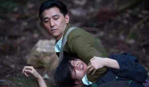 此人专门开豪车搭讪女性,2个月骗30人,8人被杀害,只因