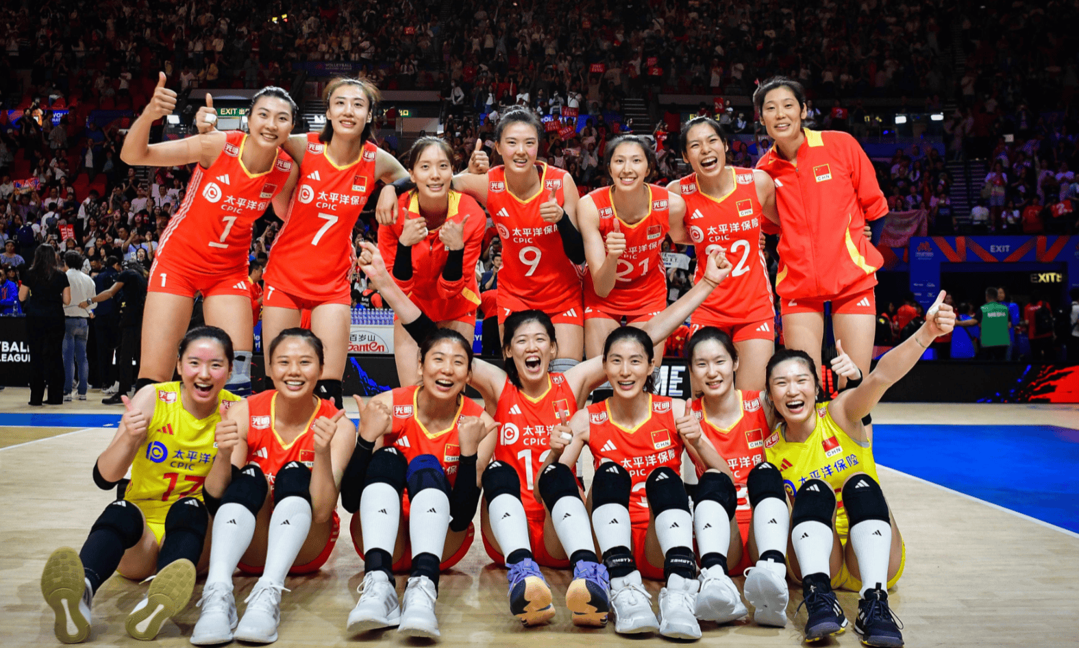 大逆转!中国女排3:2击败土耳其队,张常宁替补登场表现出色