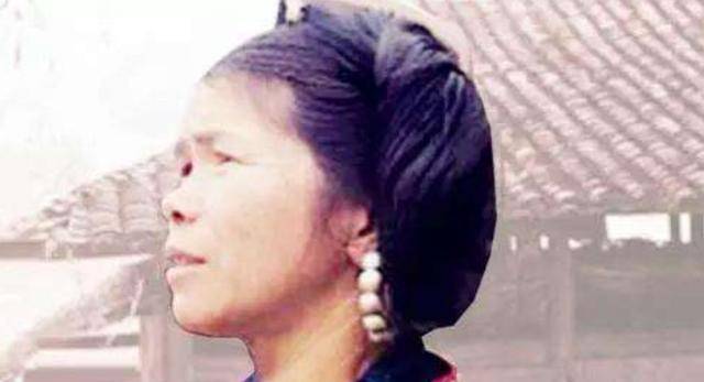 一元人民币上的贵州女孩,曾是村里一枝花,如今60多岁过的怎样?
