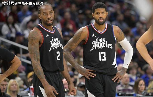 在快船这支球队中,乔治与莱昂纳德等球星的组合被誉为"双星闪耀",但他