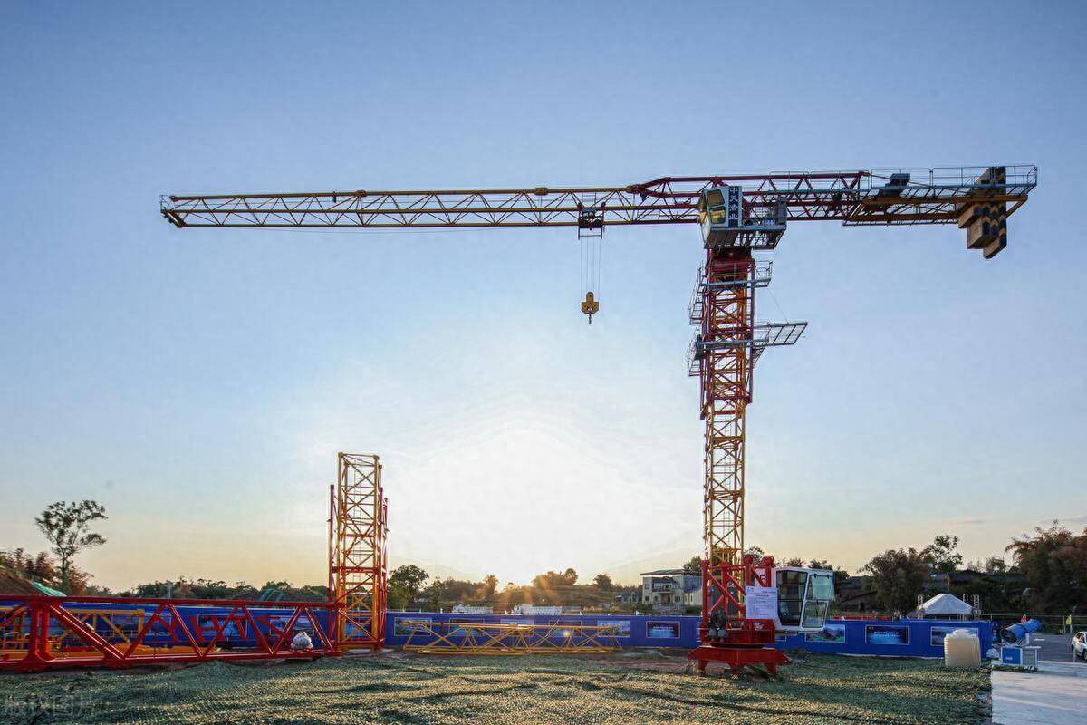 塔式起重机司机怎么报名?报名条件要求入口,考试内容难度,行业前景