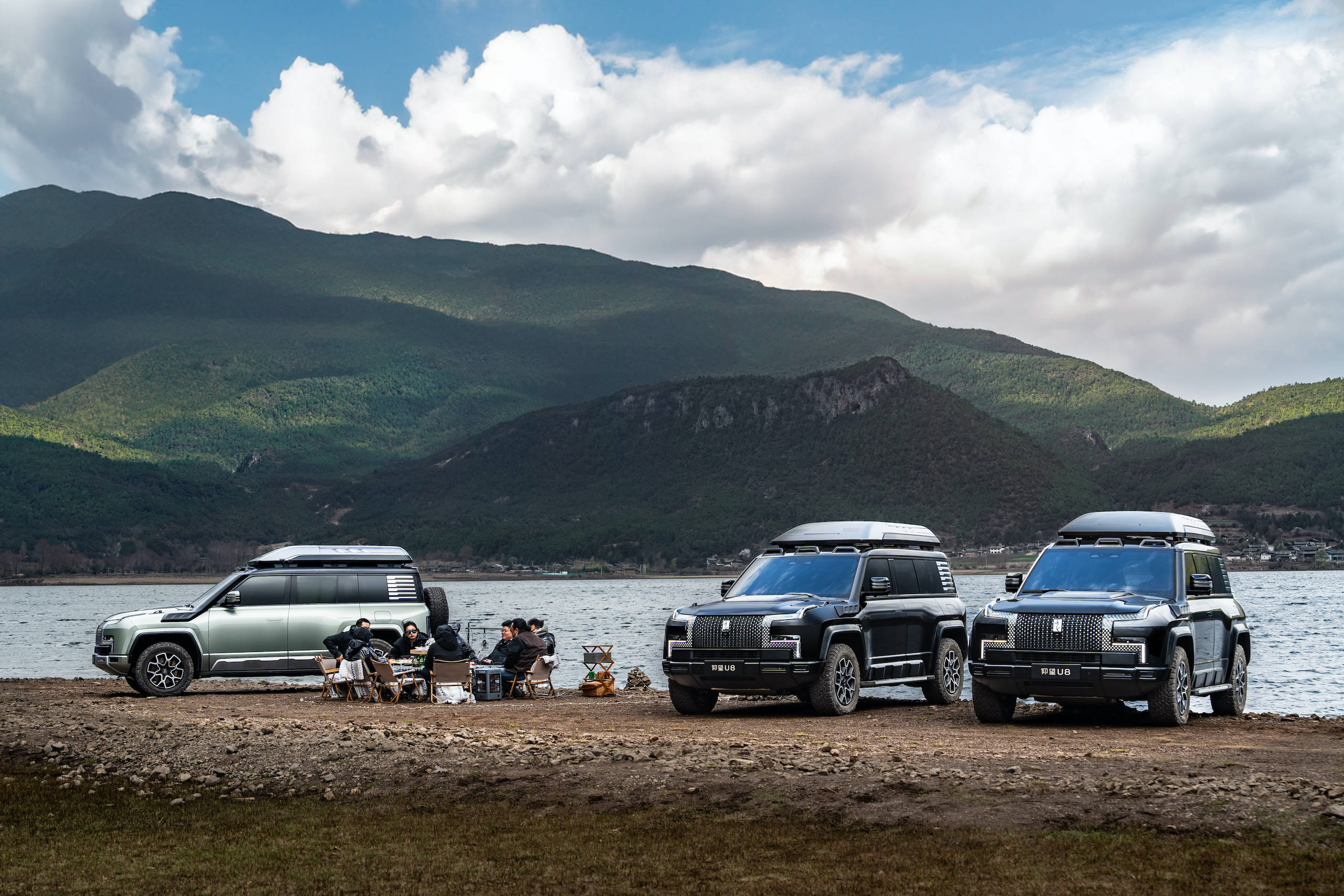 仰望u8越野玩家版标配全场景车载卫星通信,高安全,不易失联