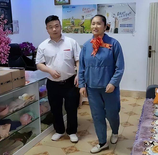 虽然肖金霞生活过得很苦,但还是见不得别人受苦.