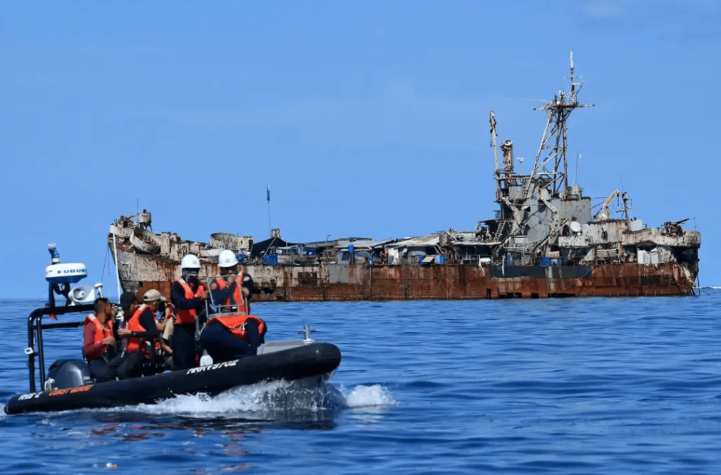 船上8人被当场缴械 仁爱礁要迎来大结局了 菲律宾承认运补失败