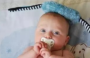 家长不要太在意宝宝的长相，也许是宝宝智力低下的表现_能力_语言_哭闹。