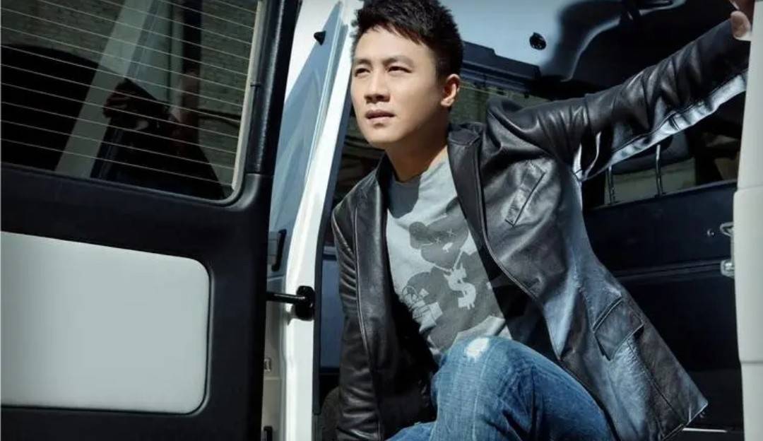 戏里很有担当,戏外花花肠子,演员果然只是一种职业