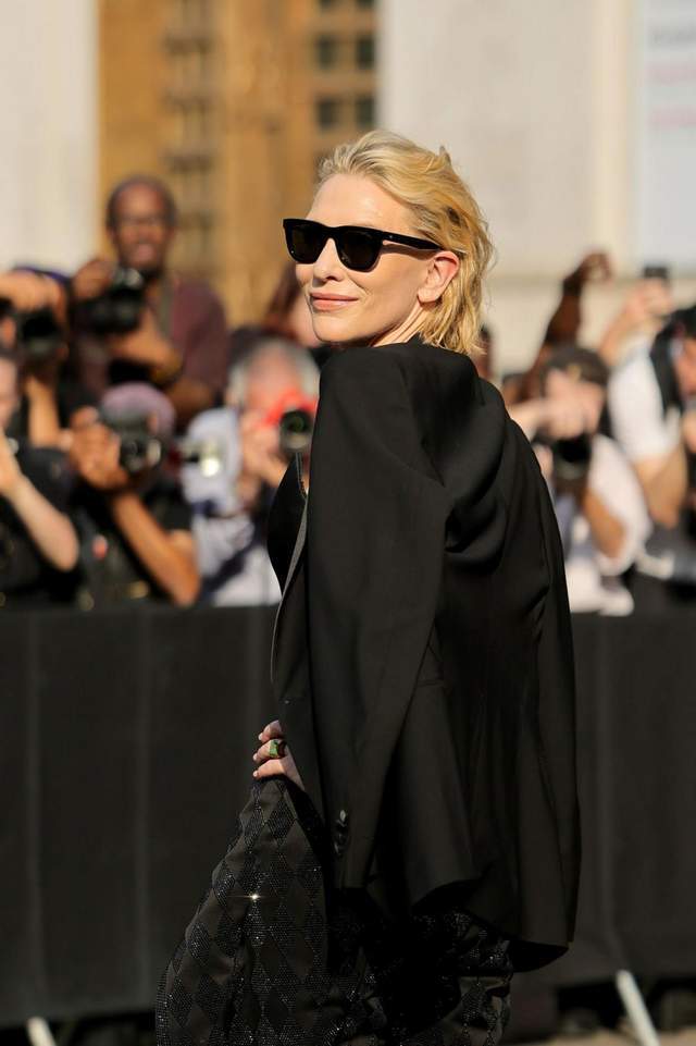 gif" max-width="600"> /p> p>74 文 | ladyweekly · mira /p> p>