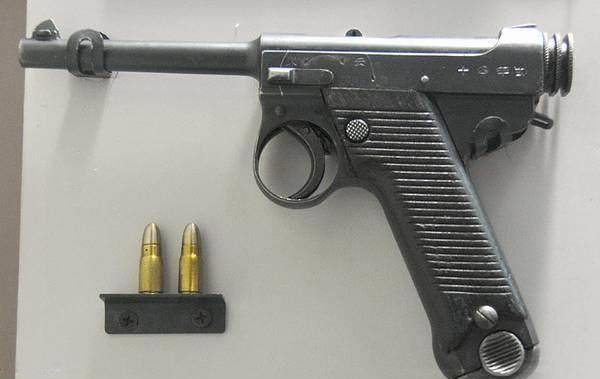 南部十四式:我长得和鲁格p08很像,不过没有遗传到优秀基因!