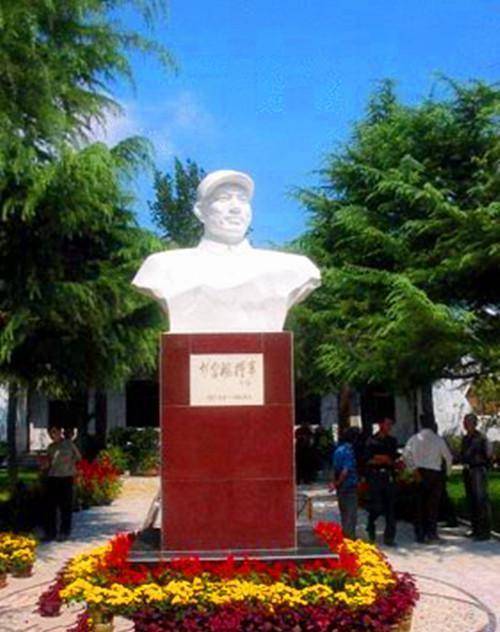 他文武双全,抗战时期牺牲年仅37岁,儿子后来成上将_彭雪枫_将军_部队