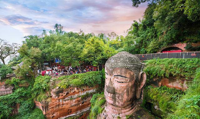 1962年政府修缮乐山大佛,在心脏处发现一个洞,洞里有何秘密?