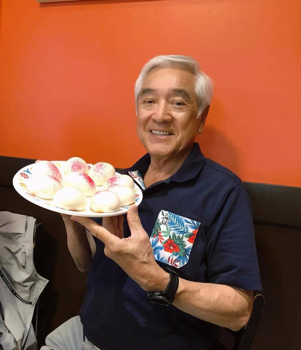 秦沛79岁生日孝顺儿女送祝福!放弃退休享福为子铺路儿子拿奖回报