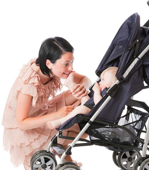 六个月前的宝宝，不要用婴儿车，可能会伤到宝宝的脊椎_质量_这是因为_时间。