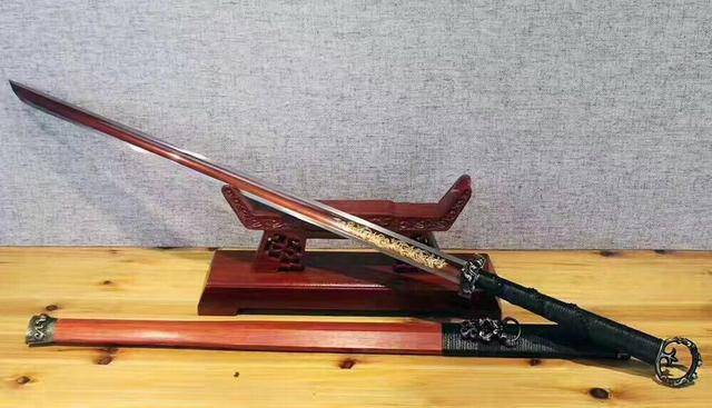 青龙偃月刀是关羽不可或缺的形象代言物,历史上是如何