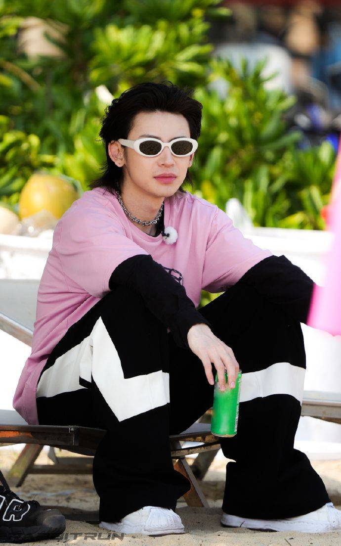 王琳凯工作室维权声明曝光:追责造谣者,保护艺人权益!