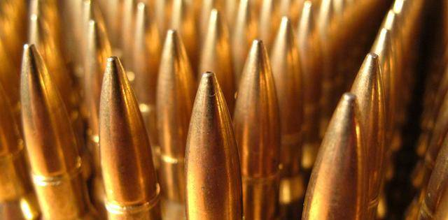 这种神奇的子弹,不伤人却能救人,必要时给伤员来一枪