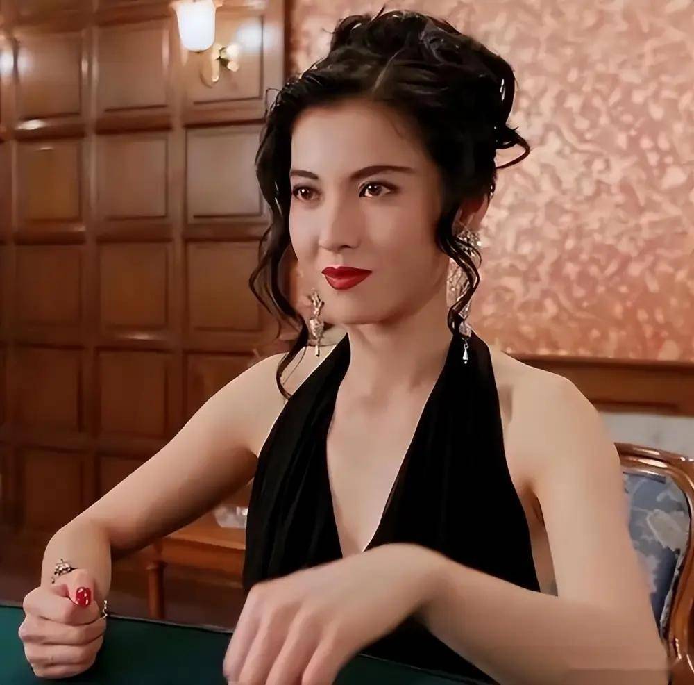 性感女神李婉华,才华横溢的艺术家,这谁顶得住她的魅力四射!