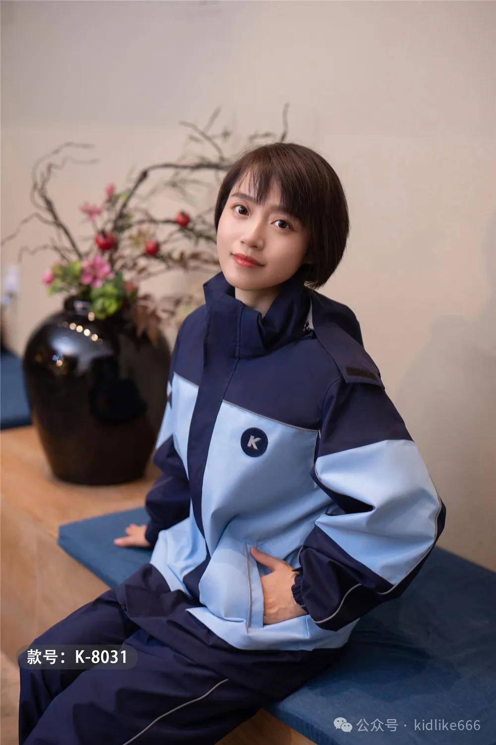 藏蓝色系列校服：校园里的时尚与实用