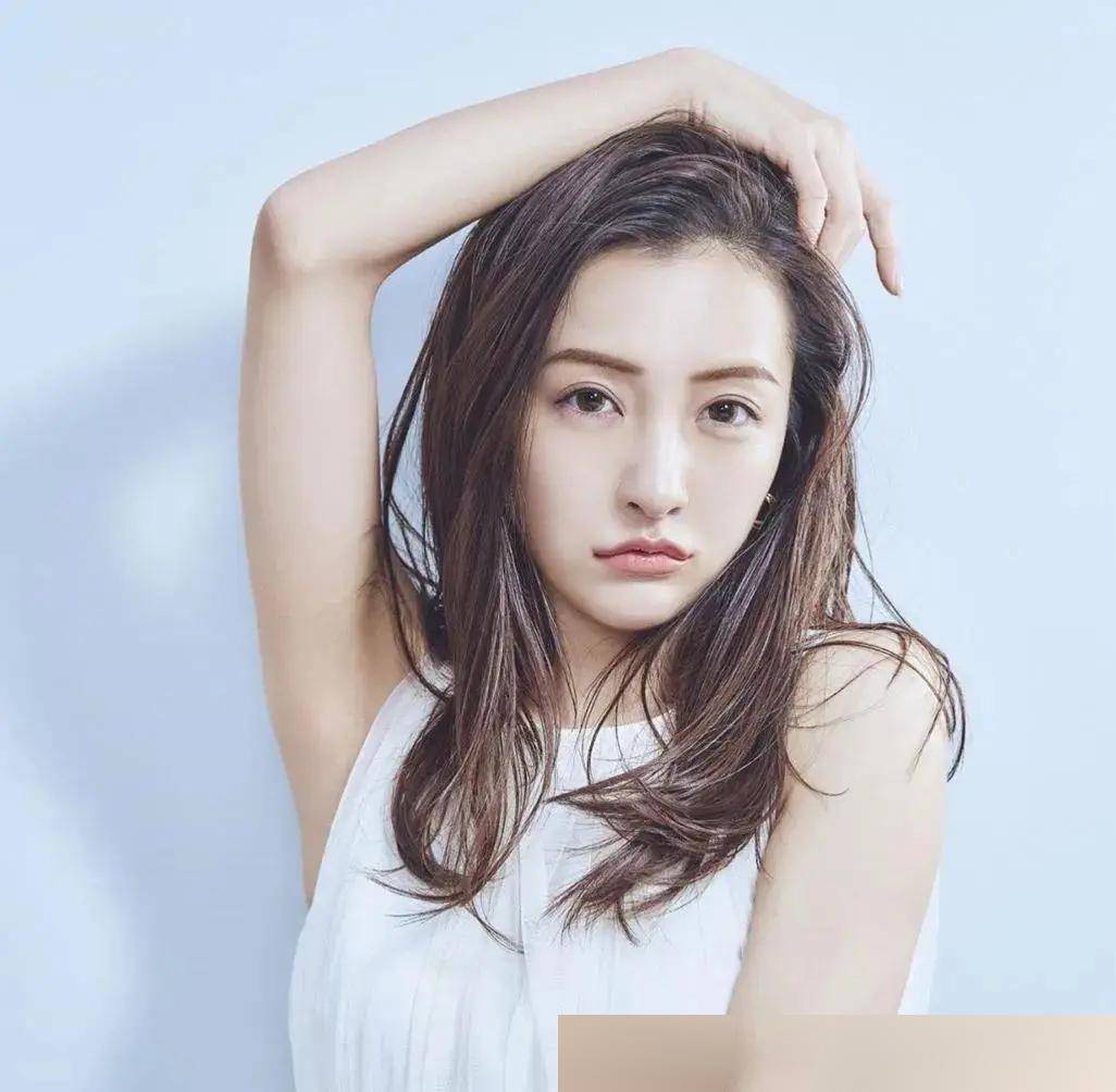 东瀛性感尤物板野友美写真集,魅力四溢尽显女神风采!